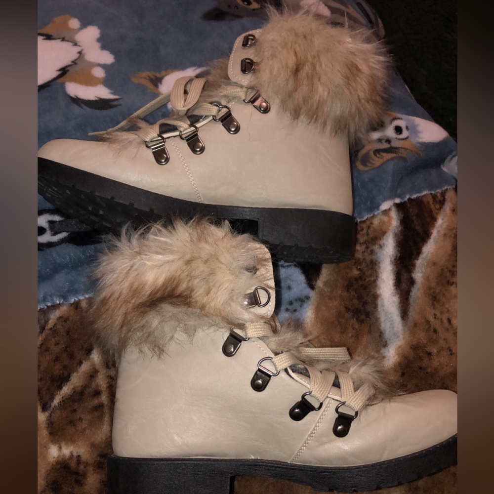 New Wanted Stratton Beige/Cream Mid Ankle Laceup Faux Fur Boots